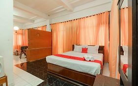 RedDoorz @ Tuktuk Danau Toba